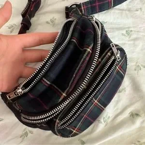Brandy melville hot sale leather fanny pack